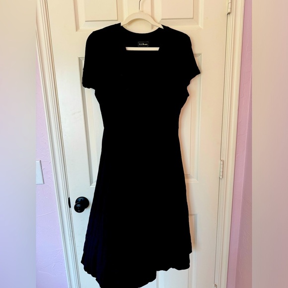 L.L. Bean Dresses & Skirts - LL BEAN maternity & nursing dress. Well worn and super soft